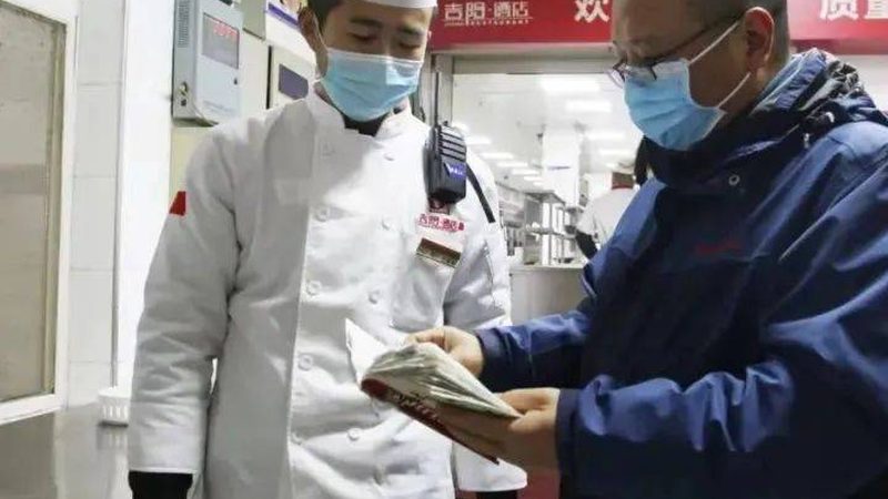 云南鲜花饼饼干制作工艺揭秘：从原料到成品**